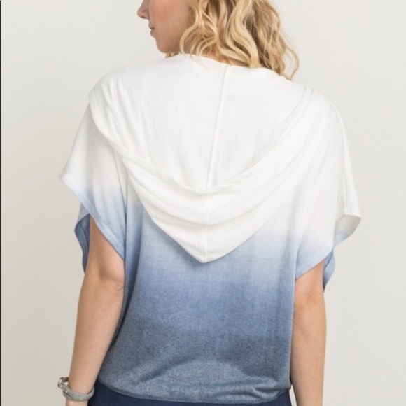 Sleeveless Hoodie - Picture 3 of 5